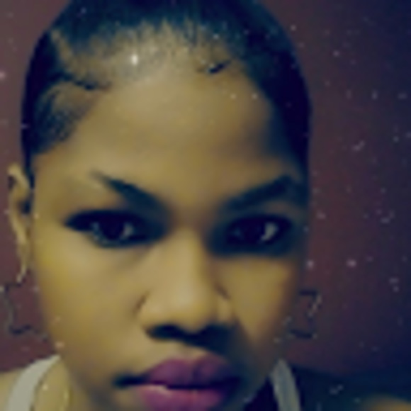 Meet your Posher, Ivelyne - Picture 1 of 1